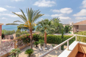 Villa Isa - Spacious Villa located in second sea line and in 5 min walking distance to the tram station!